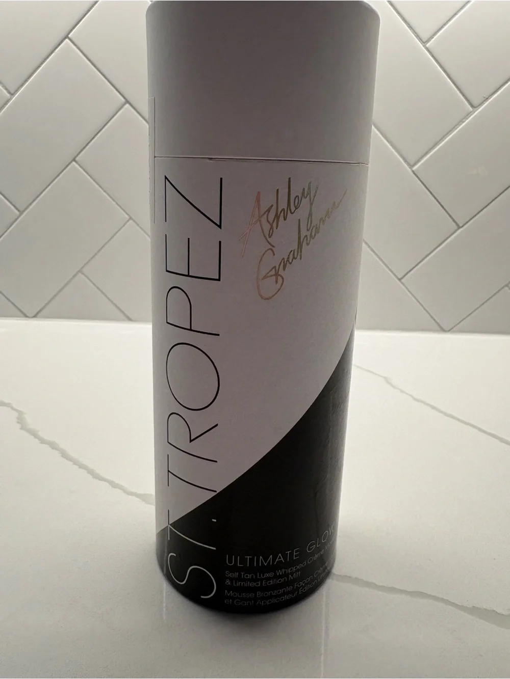 St. Tropez Ultimate Glow Self-Tan Mousse - White, Black, Gold - Picture 1 of 7